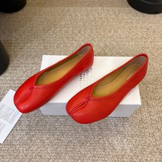 平底Maison Margiela·马吉拉 tabi褶皱芭蕾舞鞋 太火了!依旧保持的高水准出货!可以一直相信咱家的马吉拉 平底Maison Margiela·马吉拉 tabi褶皱芭蕾舞鞋 太火了!依旧保持的高水准出货!可以一直相信咱家的马吉拉