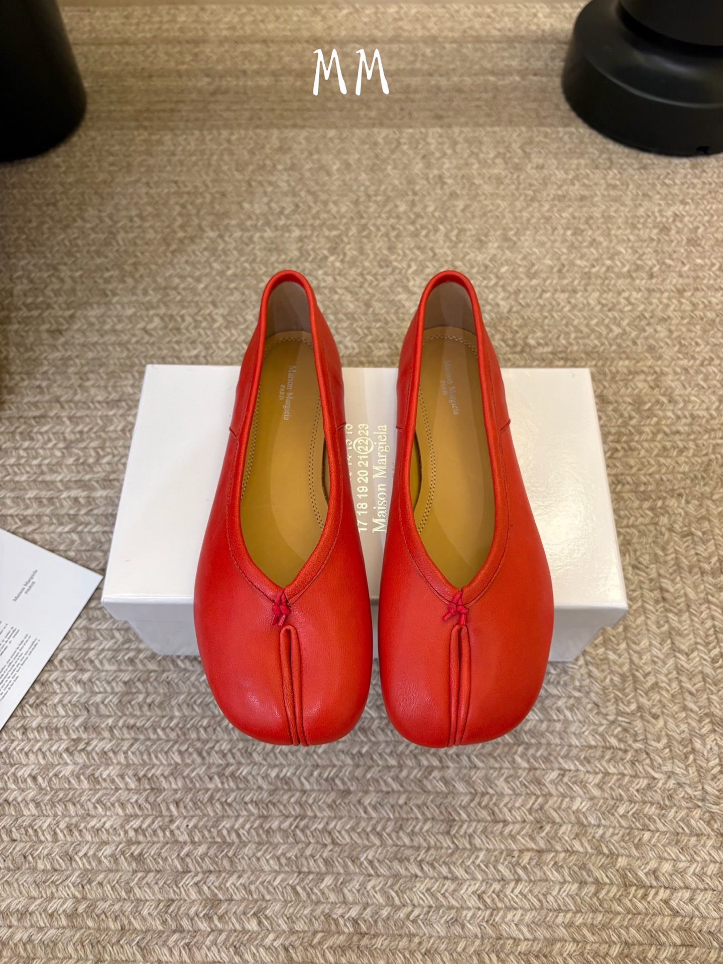 平底Maison Margiela·马吉拉 tabi褶皱芭蕾舞鞋 太火了！依旧保持的高水准出货！可以一直相信咱家的马吉拉