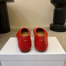 平底Maison Margiela·马吉拉 tabi褶皱芭蕾舞鞋 太火了!依旧保持的高水准出货!可以一直相信咱家的马吉拉 平底Maison Margiela·马吉拉 tabi褶皱芭蕾舞鞋 太火了!依旧保持的高水准出货!可以一直相信咱家的马吉拉