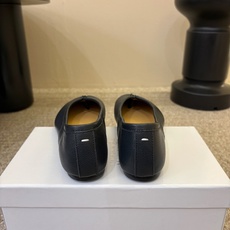 带跟 Maison Margiela·马吉拉 tabi褶皱芭蕾舞鞋 太火了!依旧保持的高水准出货!可以一直相信咱家的马 带跟 Maison Margiela·马吉拉 tabi褶皱芭蕾舞鞋 太火了!依旧保持的高水准出货!可以一直相信咱家的马