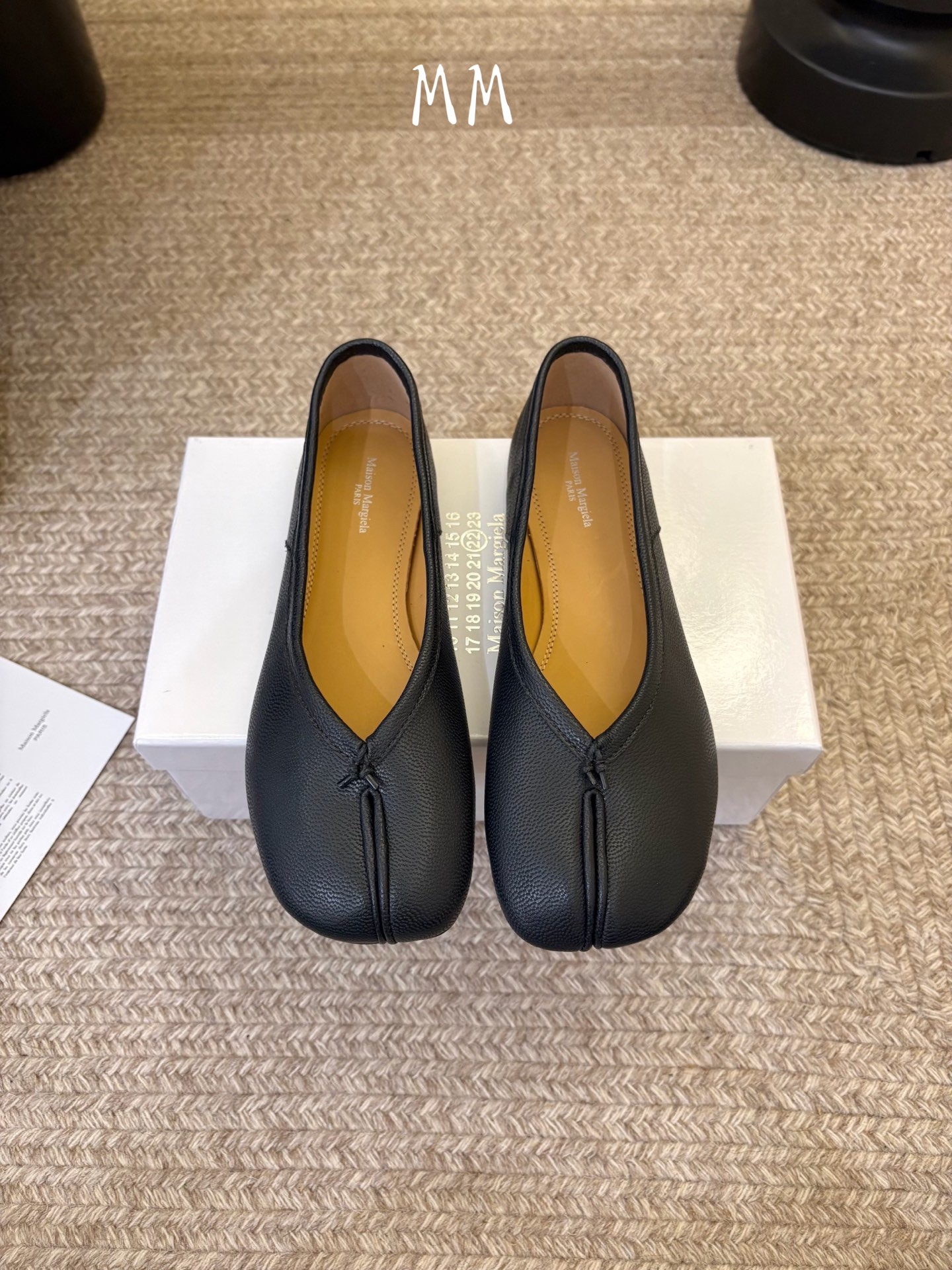 带跟  Maison Margiela·马吉拉 tabi褶皱芭蕾舞鞋 太火了！依旧保持的高水准出货！可以一直相信咱家的马