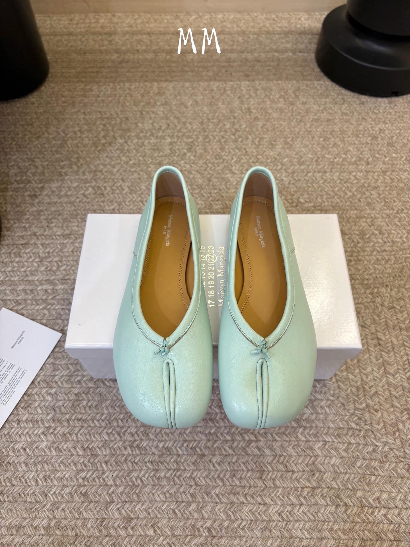 带跟  Maison Margiela·马吉拉 tabi褶皱芭蕾舞鞋 太火了！依旧保持的高水准出货！可以一直相信咱家的马