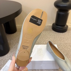 平底Maison Margiela·马吉拉 tabi褶皱芭蕾舞鞋 太火了!依旧保持的高水准出货!可以一直相信咱家的马吉拉 平底Maison Margiela·马吉拉 tabi褶皱芭蕾舞鞋 太火了!依旧保持的高水准出货!可以一直相信咱家的马吉拉