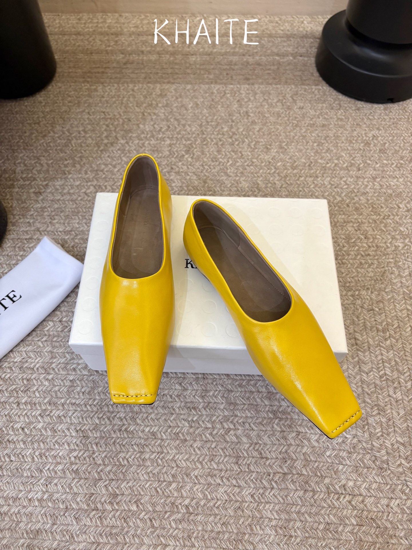 Khait*  𝟐𝟔𝐀𝐖新品 方头平底单鞋|慵懒松弛重塑都市审美 利落方头勾勒极简轮廓 低浅鞋口舒展足部线条 多样材质解