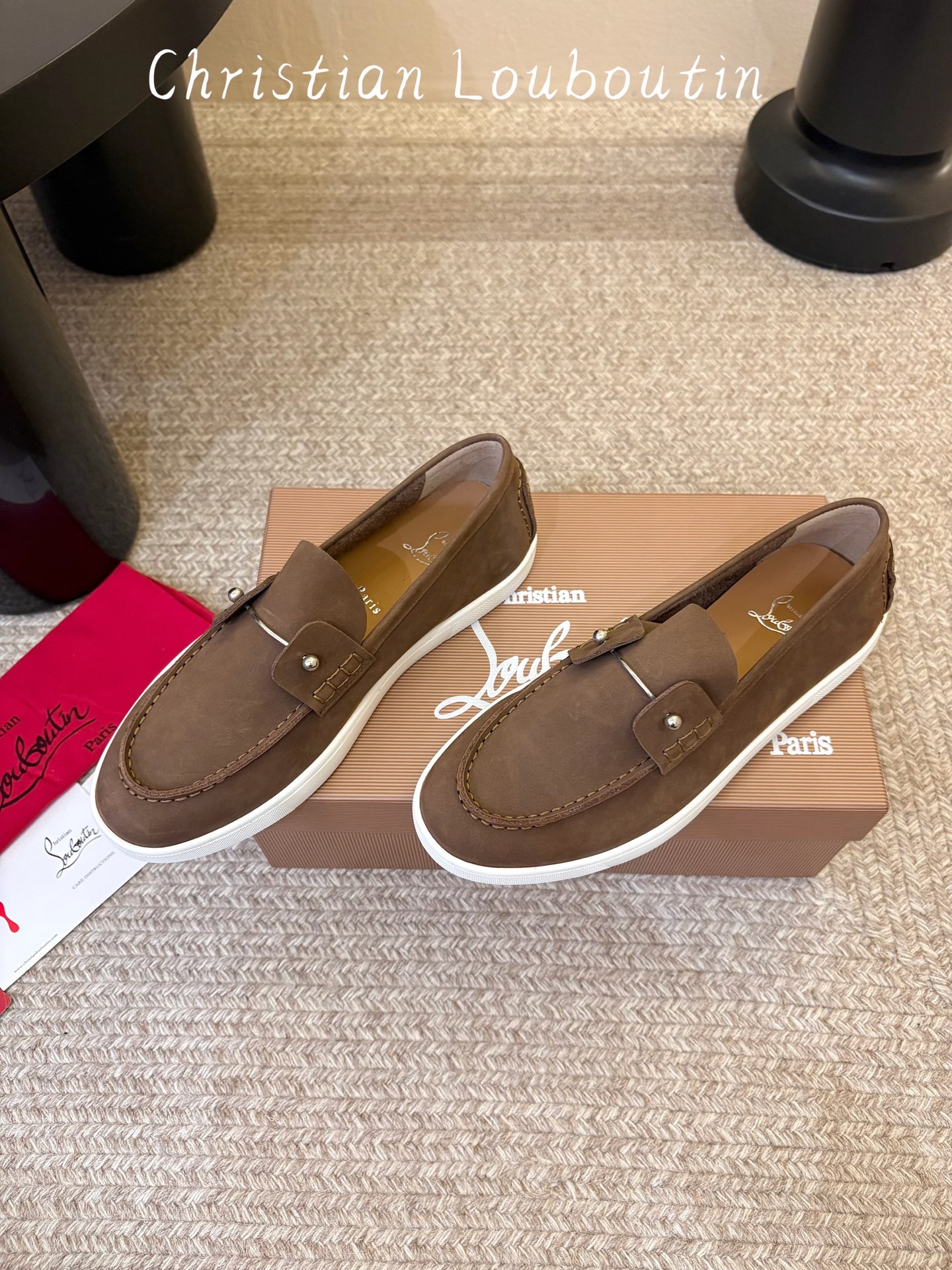 男款➕10 christian louboutin·CL 红底鞋·2026新品·乐福鞋 ⭐️经典的麂皮搭配一抹性感红底, 男款➕10 christian louboutin·CL 红底鞋·2026新品·乐福鞋 ⭐️经典的麂皮搭配一抹性感红底,