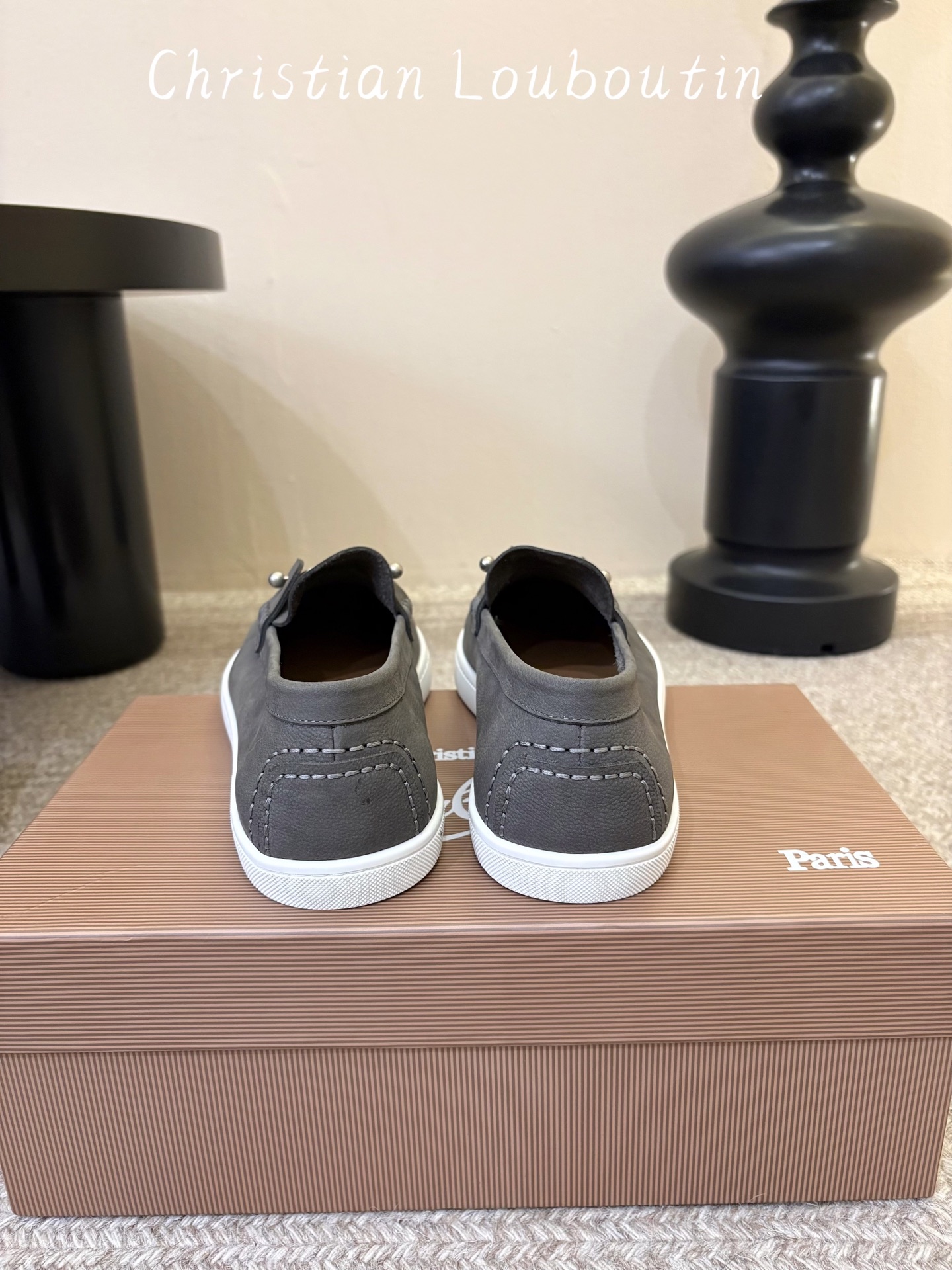 男款➕10 christian louboutin·CL 红底鞋·2026新品·乐福鞋 ⭐️经典的麂皮搭配一抹性感红底, 男款➕10 christian louboutin·CL 红底鞋·2026新品·乐福鞋 ⭐️经典的麂皮搭配一抹性感红底,
