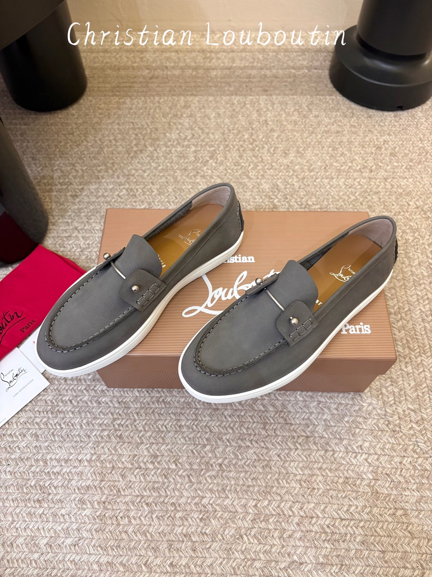 男款➕10 christian louboutin·CL 红底鞋·2026新品·乐福鞋 ⭐️经典的麂皮搭配一抹性感红底, 男款➕10 christian louboutin·CL 红底鞋·2026新品·乐福鞋 ⭐️经典的麂皮搭配一抹性感红底,