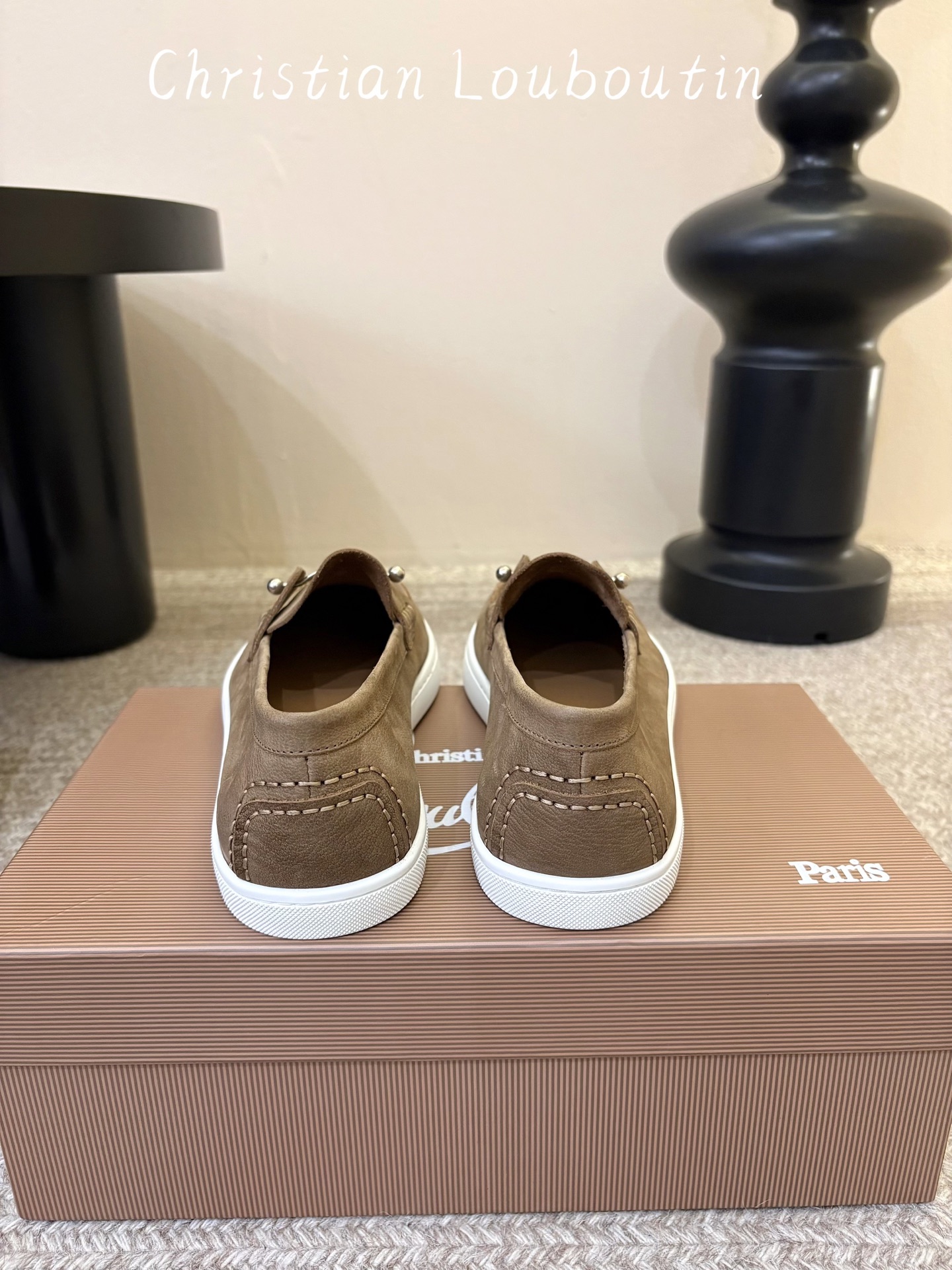 男款➕10 christian louboutin·CL 红底鞋·2026新品·乐福鞋 ⭐️经典的麂皮搭配一抹性感红底，