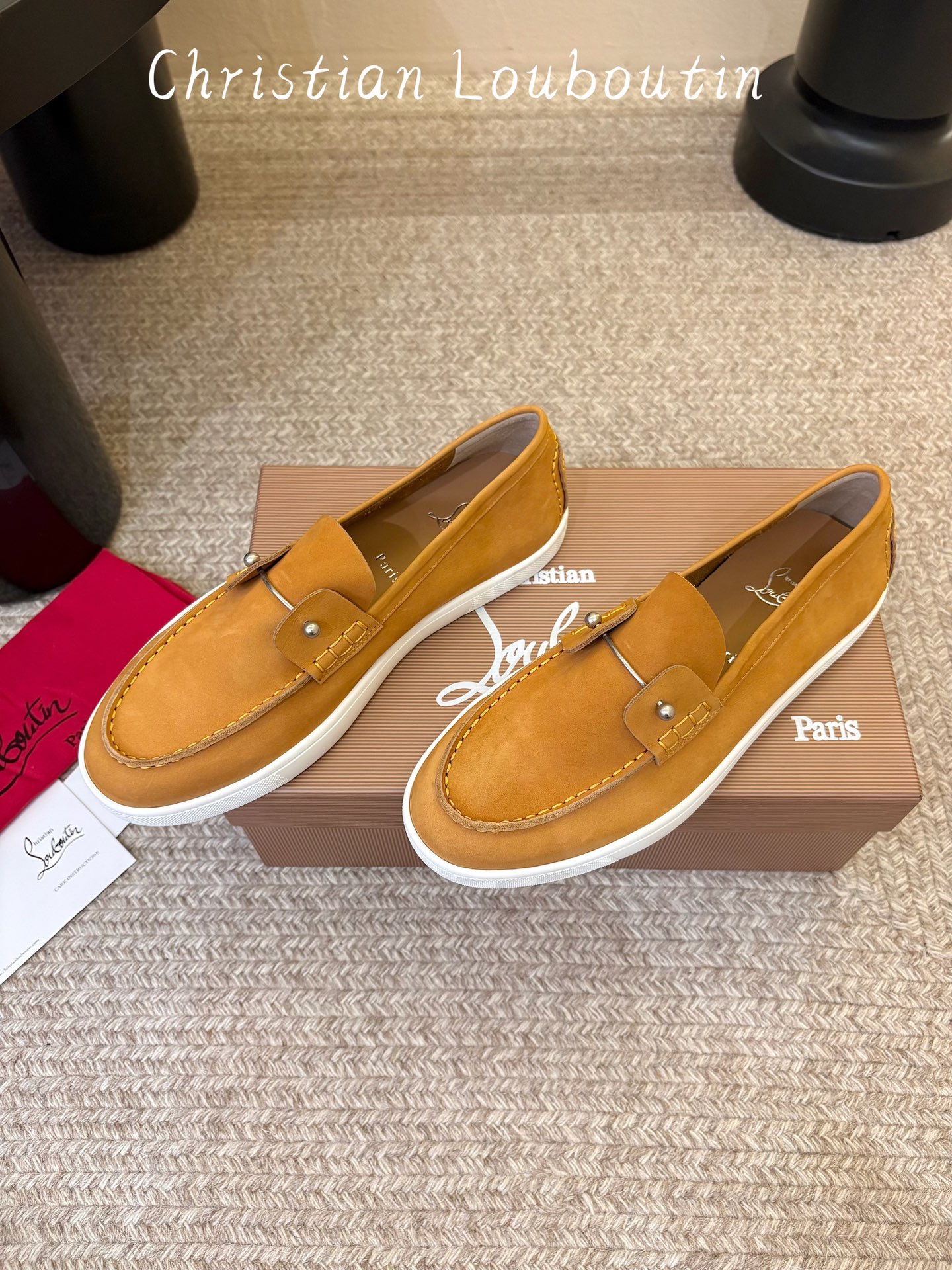 男款➕10 christian louboutin·CL 红底鞋·2026新品·乐福鞋 ⭐️经典的麂皮搭配一抹性感红底, 男款➕10 christian louboutin·CL 红底鞋·2026新品·乐福鞋 ⭐️经典的麂皮搭配一抹性感红底,