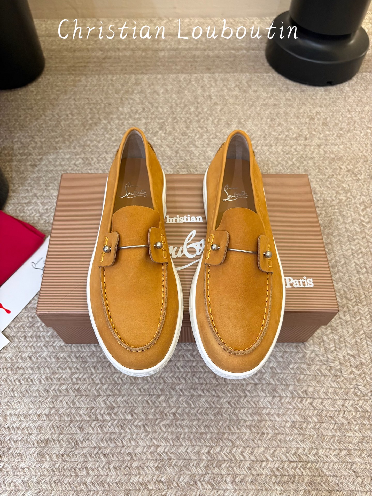 男款➕10 christian louboutin·CL 红底鞋·2026新品·乐福鞋 ⭐️经典的麂皮搭配一抹性感红底，