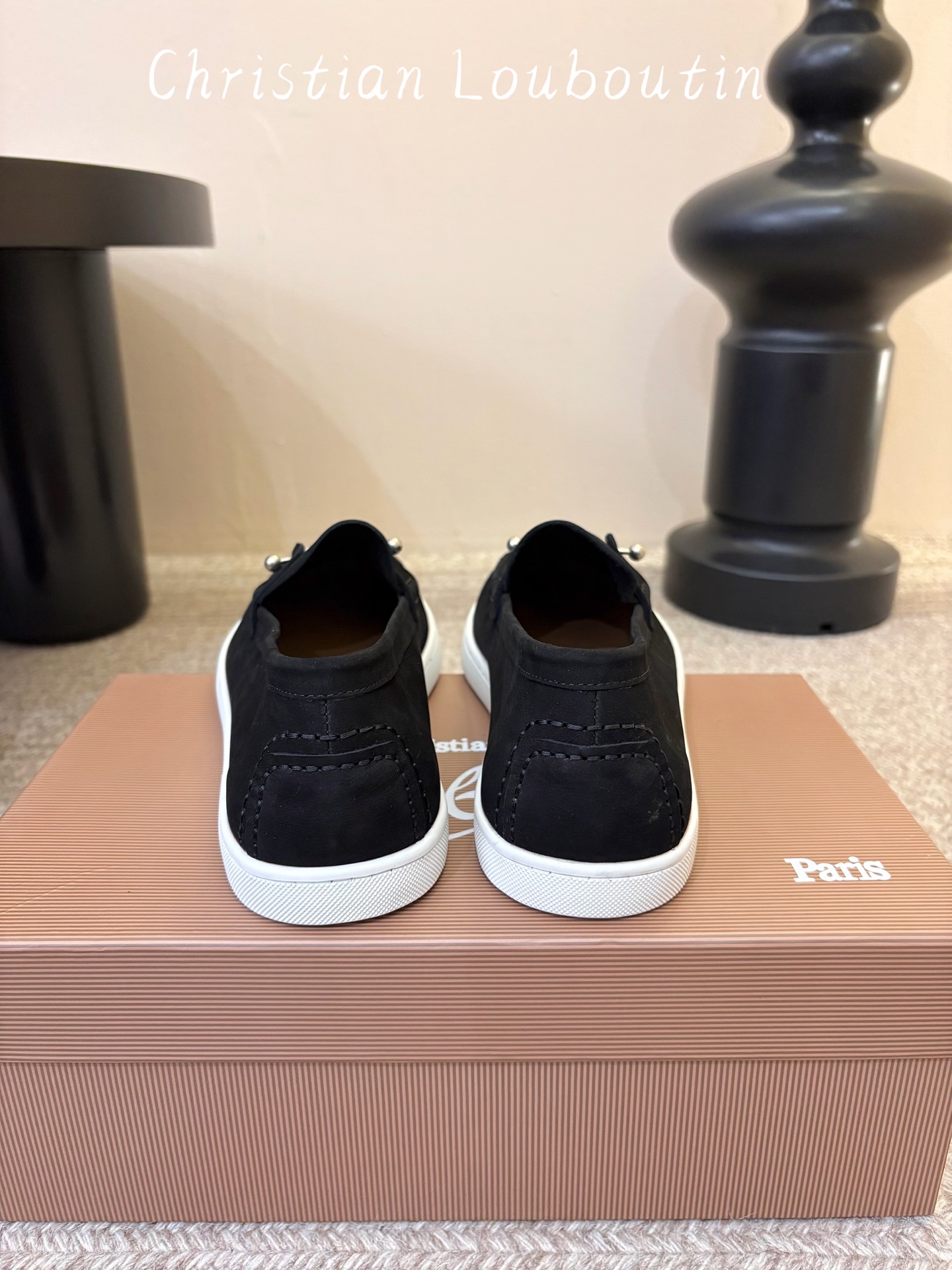 男款➕10 christian louboutin·CL 红底鞋·2026新品·乐福鞋 ⭐️经典的麂皮搭配一抹性感红底，