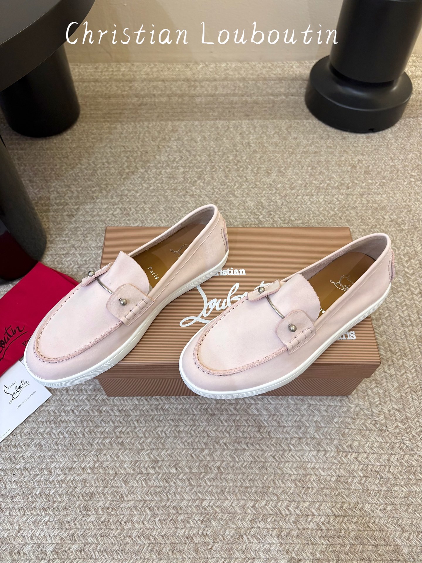 男款➕10 christian louboutin·CL 红底鞋·2026新品·乐福鞋 ⭐️经典的麂皮搭配一抹性感红底, 男款➕10 christian louboutin·CL 红底鞋·2026新品·乐福鞋 ⭐️经典的麂皮搭配一抹性感红底,
