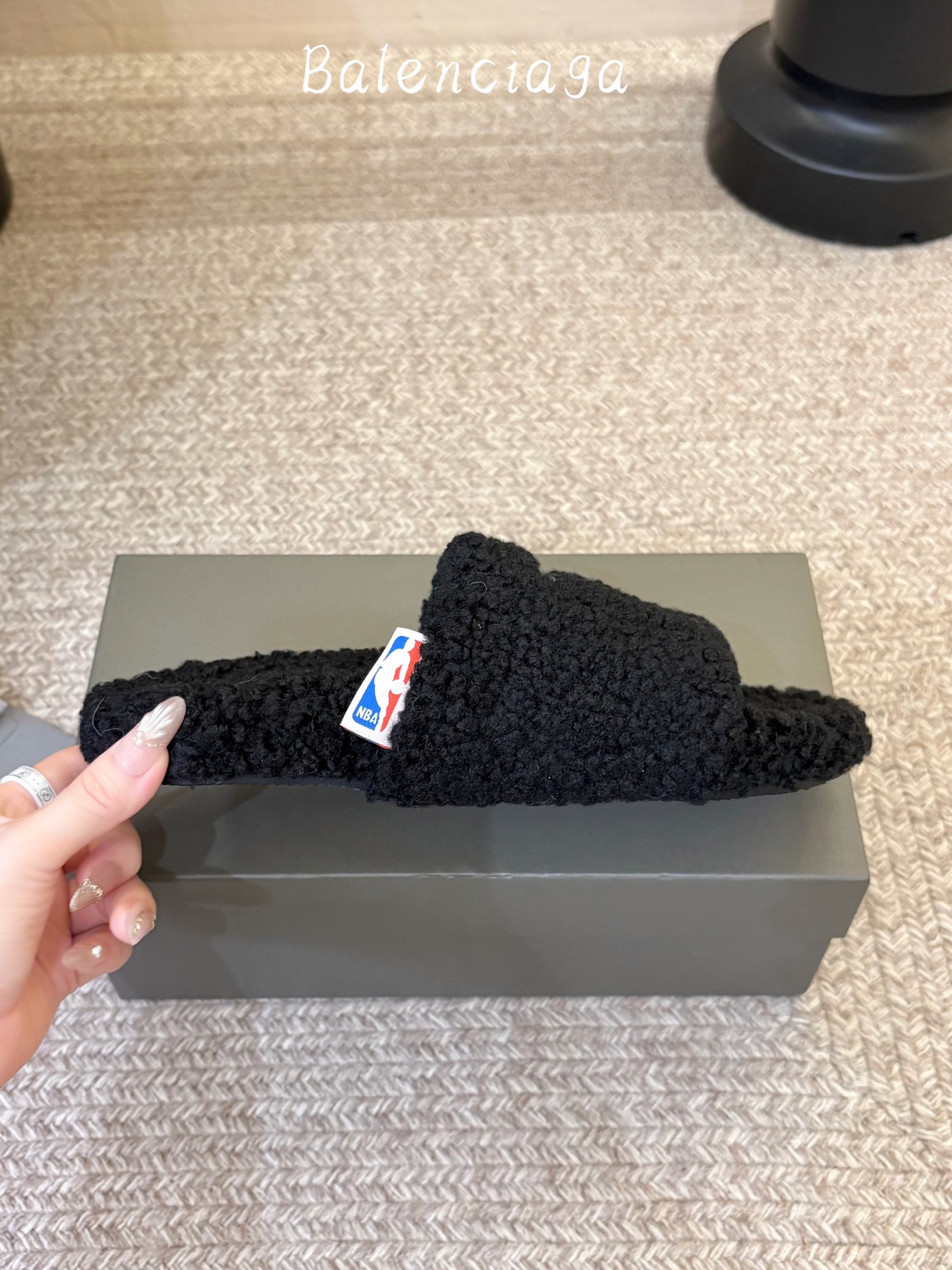 ，男款➕10 BALENCIAGA～巴黎世家毛拖上新 Balenciaga  political🥳🥳Campaign徽标