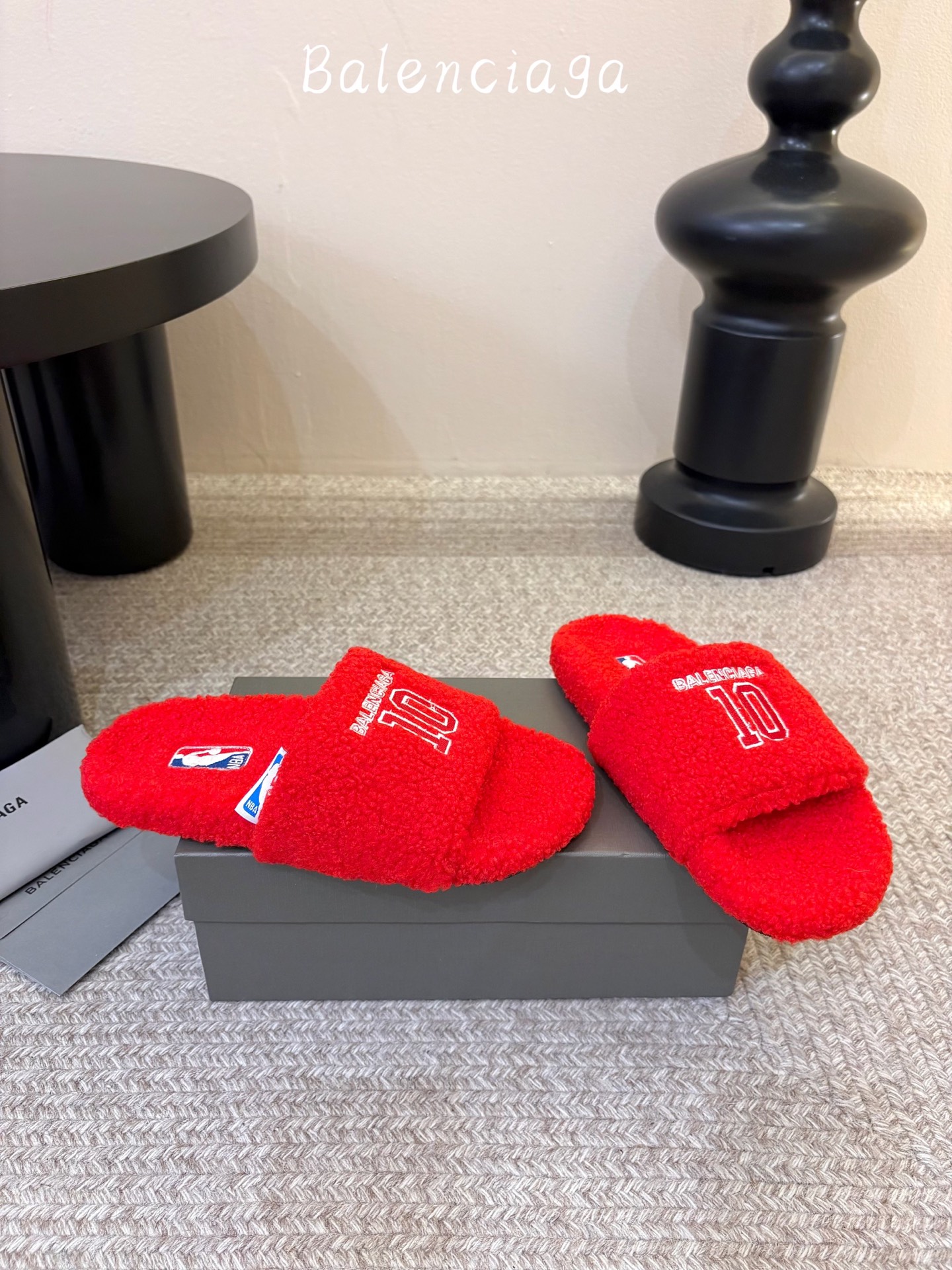，男款➕10 BALENCIAGA～巴黎世家毛拖上新 Balenciaga  political🥳🥳Campaign徽标