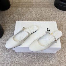 CELINE思琳最新款凯旋门玛丽珍后空穆勒拖解析 超多明星网红种草 玛丽珍一字带后空平底半拖 细一字带+可调节扣 脚背高 CELINE思琳最新款凯旋门玛丽珍后空穆勒拖解析 超多明星网红种草 玛丽珍一字带后空平底半拖 细一字带+可调节扣 脚背高