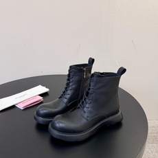 Acne 26ss秋冬系列 系带厚底 短靴 今年最值得入手的靴子 !acne今年秋冬确实泰酷辣 秋冬新款 脚感超赞! Acne 26ss秋冬系列 系带厚底 短靴 今年最值得入手的靴子 !acne今年秋冬确实泰酷辣 秋冬新款 脚感超赞!