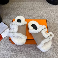 HERMES 爱马仕大象灰麂皮羊羔毛双扣外穿拖鞋26ss 轻奢秋冬氛围感王者 爱马仕加绒拖慵懒感拉满 经典大象灰麂皮高级 HERMES 爱马仕大象灰麂皮羊羔毛双扣外穿拖鞋26ss 轻奢秋冬氛围感王者 爱马仕加绒拖慵懒感拉满 经典大象灰麂皮高级