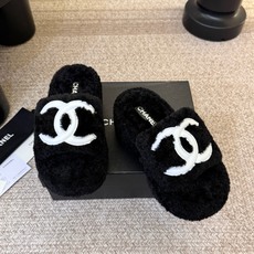 CHANEL 香奈儿黑白撞色双C羊羔毛厚底一字拖26ss 黑白经典永不过时 香奈儿外穿毛毛拖封神 黑底白标撞色设计,高级 CHANEL 香奈儿黑白撞色双C羊羔毛厚底一字拖26ss 黑白经典永不过时 香奈儿外穿毛毛拖封神 黑底白标撞色设计,高级