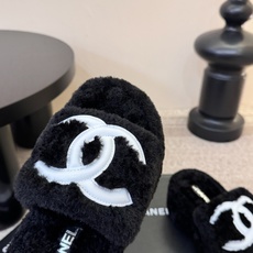 CHANEL 香奈儿黑白撞色双C羊羔毛厚底一字拖26ss 黑白经典永不过时 香奈儿外穿毛毛拖封神 黑底白标撞色设计,高级 CHANEL 香奈儿黑白撞色双C羊羔毛厚底一字拖26ss 黑白经典永不过时 香奈儿外穿毛毛拖封神 黑底白标撞色设计,高级