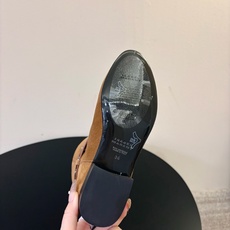 ISABEL MARANT 新款经典复古短靴 西部风裸靴主宰走秀场,牛仔靴无疑是历久弥新的其一鞋款,而秋冬系列靴履则是超 ISABEL MARANT 新款经典复古短靴 西部风裸靴主宰走秀场,牛仔靴无疑是历久弥新的其一鞋款,而秋冬系列靴履则是超