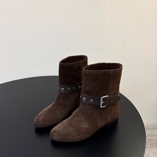 ISABEL MARANT 新款经典复古短靴 西部风裸靴主宰走秀场,牛仔靴无疑是历久弥新的其一鞋款,而秋冬系列靴履则是超 ISABEL MARANT 新款经典复古短靴 西部风裸靴主宰走秀场,牛仔靴无疑是历久弥新的其一鞋款,而秋冬系列靴履则是超