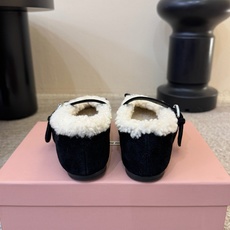 miumiu秋冬新款玛丽珍芭蕾舞鞋进口羊毛雪地靴棉鞋单鞋 简约造型,超轻原版开模鞋底,脚感妥妥满分 好穿好搭, 鞋面:进 miumiu秋冬新款玛丽珍芭蕾舞鞋进口羊毛雪地靴棉鞋单鞋 简约造型,超轻原版开模鞋底,脚感妥妥满分 好穿好搭, 鞋面:进