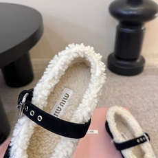 miumiu秋冬新款玛丽珍芭蕾舞鞋进口羊毛雪地靴棉鞋单鞋 简约造型,超轻原版开模鞋底,脚感妥妥满分 好穿好搭, 鞋面:进 miumiu秋冬新款玛丽珍芭蕾舞鞋进口羊毛雪地靴棉鞋单鞋 简约造型,超轻原版开模鞋底,脚感妥妥满分 好穿好搭, 鞋面:进