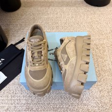 Prada 普拉达 26Fw秋季新款Monolith绒面皮革与网眼织物运动鞋超软松糕厚底系带网面休闲鞋 这款前卫新颖的运 Prada 普拉达 26Fw秋季新款Monolith绒面皮革与网眼织物运动鞋超软松糕厚底系带网面休闲鞋 这款前卫新颖的运