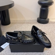男装➕20 Saint Laurent圣罗兰经典乐福小皮鞋、超级超级无敌火爆的一个款这款我们家每个版面的五金扣都要开模 男装➕20 Saint Laurent圣罗兰经典乐福小皮鞋、超级超级无敌火爆的一个款这款我们家每个版面的五金扣都要开模