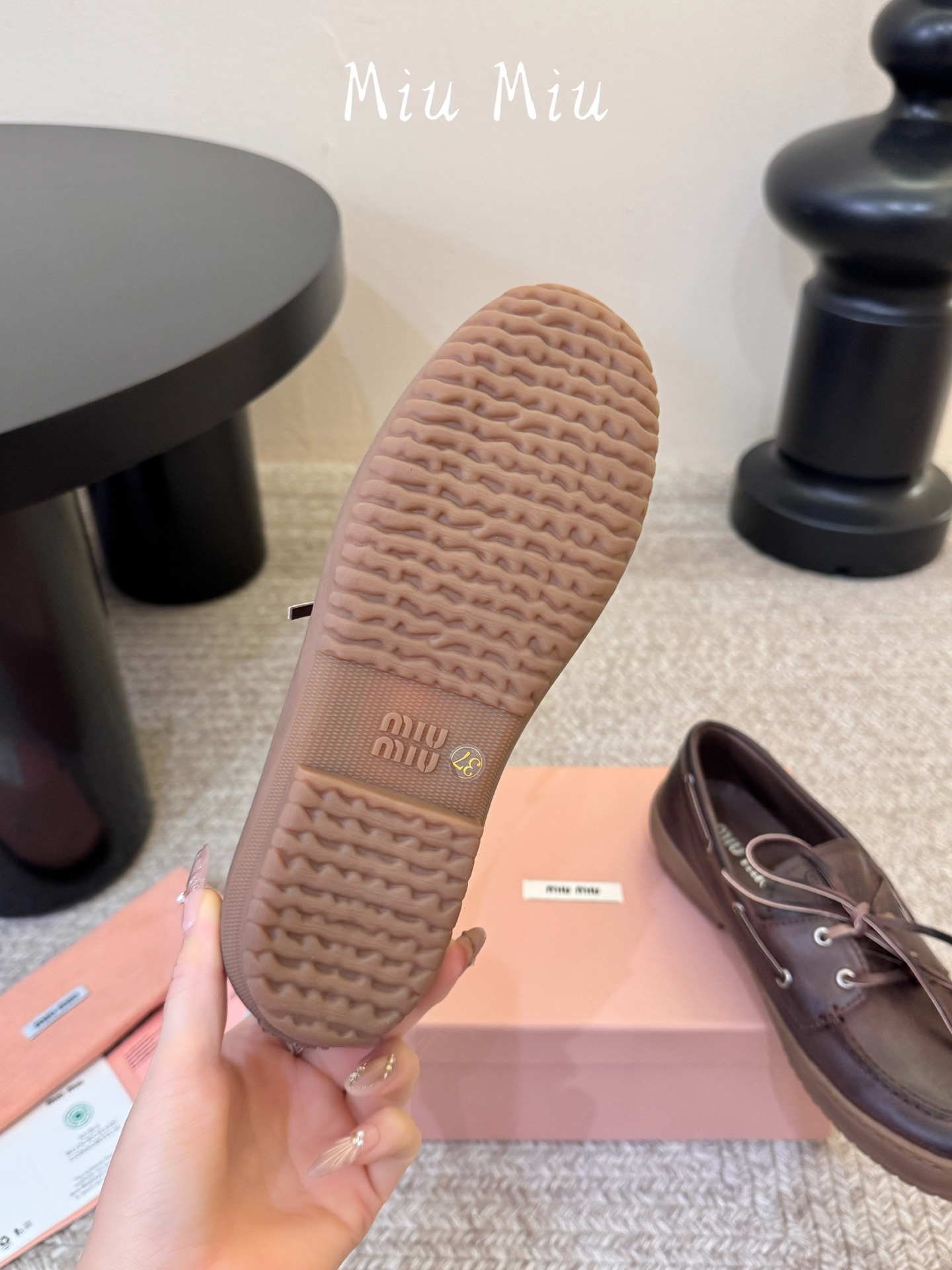 MIUMIU*缪缪厚底新款英伦风系带乐福鞋 🤩怎么穿都好看今夏时髦精最爱 看起来不怎么舒服 上脚超级舒服 超级重工 每一