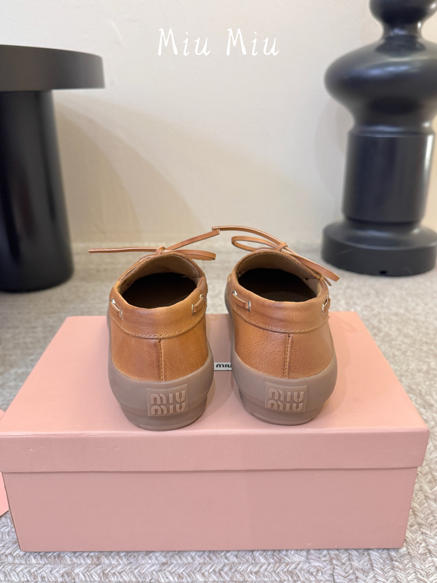 MIUMIU*缪缪厚底新款英伦风系带乐福鞋 🤩怎么穿都好看今夏时髦精最爱 看起来不怎么舒服 上脚超级舒服 超级重工 每一 MIUMIU*缪缪厚底新款英伦风系带乐福鞋 🤩怎么穿都好看今夏时髦精最爱 看起来不怎么舒服 上脚超级舒服 超级重工 每一