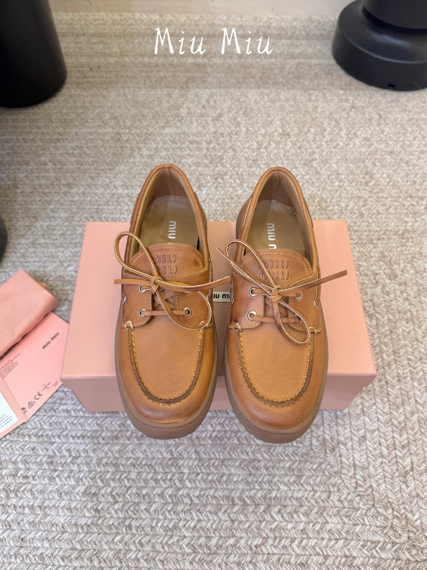 MIUMIU*缪缪厚底新款英伦风系带乐福鞋 🤩怎么穿都好看今夏时髦精最爱 看起来不怎么舒服 上脚超级舒服 超级重工 每一