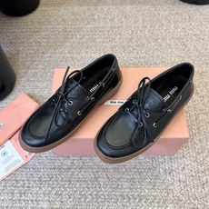 MIUMIU*缪缪厚底新款英伦风系带乐福鞋 🤩怎么穿都好看今夏时髦精最爱 看起来不怎么舒服 上脚超级舒服 超级重工 每一 MIUMIU*缪缪厚底新款英伦风系带乐福鞋 🤩怎么穿都好看今夏时髦精最爱 看起来不怎么舒服 上脚超级舒服 超级重工 每一