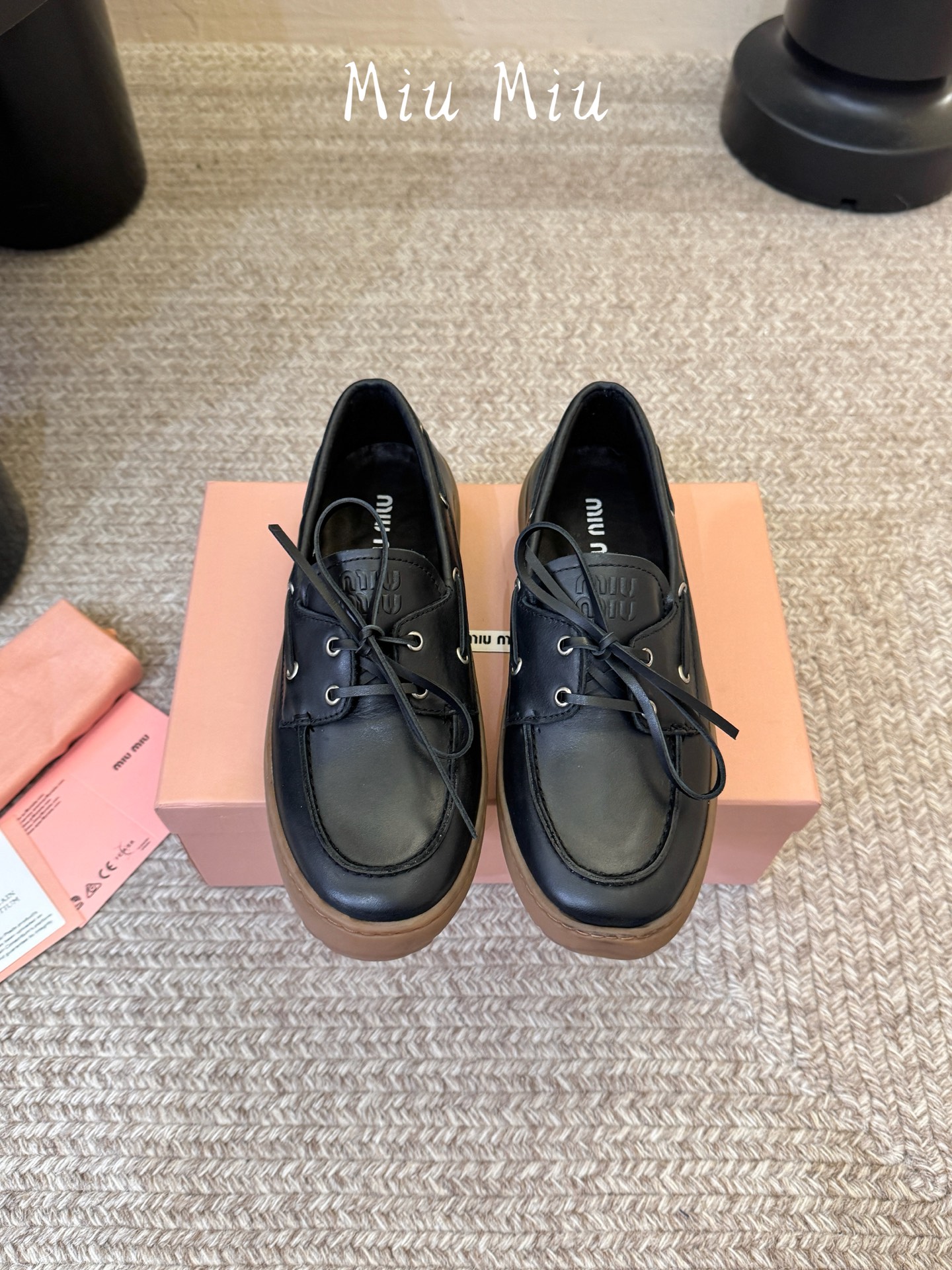 MIUMIU*缪缪厚底新款英伦风系带乐福鞋 🤩怎么穿都好看今夏时髦精最爱 看起来不怎么舒服 上脚超级舒服 超级重工 每一