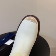 PRAD* 𝟐𝟔𝐀𝐖秋冬新品 做旧中筒靴|复古废土解锁飒爽气场 复古做旧皮质糅合直筒靴筒版型 每一步踏出随性不羁的酷飒 PRAD* 𝟐𝟔𝐀𝐖秋冬新品 做旧中筒靴|复古废土解锁飒爽气场 复古做旧皮质糅合直筒靴筒版型 每一步踏出随性不羁的酷飒
