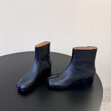 Maison Margiel秋冬新款tabi分趾靴切尔西短靴 tabi分趾靴mm6夹趾鞋马吉拉分趾靴,牛皮鞋底里 🔥太好 Maison Margiel秋冬新款tabi分趾靴切尔西短靴 tabi分趾靴mm6夹趾鞋马吉拉分趾靴,牛皮鞋底里 🔥太好