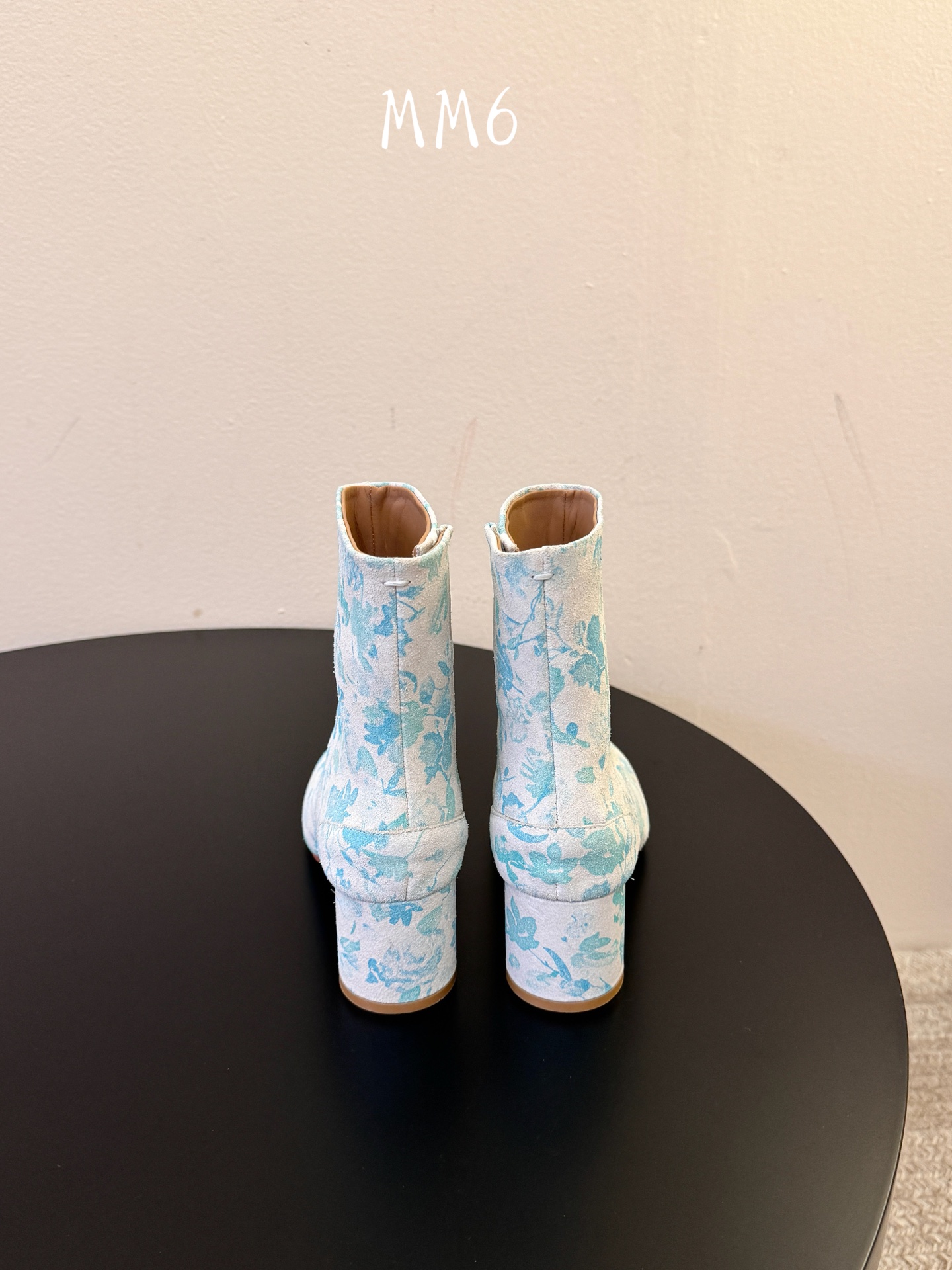 Maison Margiel秋冬新款tabi分趾靴切尔西短靴 tabi分趾靴mm6夹趾鞋马吉拉分趾靴,牛皮鞋底里 🔥太好 Maison Margiel秋冬新款tabi分趾靴切尔西短靴 tabi分趾靴mm6夹趾鞋马吉拉分趾靴,牛皮鞋底里 🔥太好