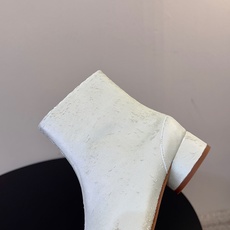 Maison Margiel秋冬新款tabi分趾靴切尔西短靴 tabi分趾靴mm6夹趾鞋马吉拉分趾靴,牛皮鞋底里 🔥太好 Maison Margiel秋冬新款tabi分趾靴切尔西短靴 tabi分趾靴mm6夹趾鞋马吉拉分趾靴,牛皮鞋底里 🔥太好