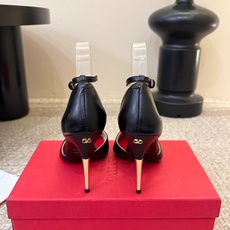 VALENTINO华伦天奴凉鞋经典单鞋春夏VLOGO SIGNATURE鞋型线条流畅.版型超赞上脚舒适.增高.显瘦.拉长 VALENTINO华伦天奴凉鞋经典单鞋春夏VLOGO SIGNATURE鞋型线条流畅.版型超赞上脚舒适.增高.显瘦.拉长