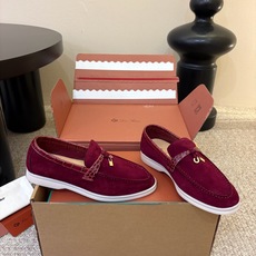 Loro Piana(诺悠翩雅)官网同款一脚蹬乐福鞋 原版大底宽底 采用进口高丝光羊反绒 羊皮内里 全方位一 Loro Piana(诺悠翩雅)官网同款一脚蹬乐福鞋 原版大底宽底 采用进口高丝光羊反绒 羊皮内里 全方位一