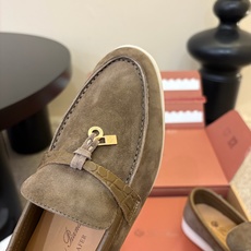 Loro Piana(诺悠翩雅)官网同款一脚蹬乐福鞋 原版大底宽底 采用进口高丝光羊反绒 羊皮内里 全方位一 Loro Piana(诺悠翩雅)官网同款一脚蹬乐福鞋 原版大底宽底 采用进口高丝光羊反绒 羊皮内里 全方位一