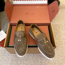 Loro Piana(诺悠翩雅)官网同款一脚蹬乐福鞋 原版大底宽底 采用进口高丝光羊反绒 羊皮内里 全方位一 Loro Piana(诺悠翩雅)官网同款一脚蹬乐福鞋 原版大底宽底 采用进口高丝光羊反绒 羊皮内里 全方位一