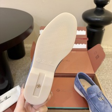 Loro Piana(诺悠翩雅)官网同款一脚蹬乐福鞋 原版大底宽底 采用进口高丝光羊反绒 羊皮内里 全方位一 Loro Piana(诺悠翩雅)官网同款一脚蹬乐福鞋 原版大底宽底 采用进口高丝光羊反绒 羊皮内里 全方位一