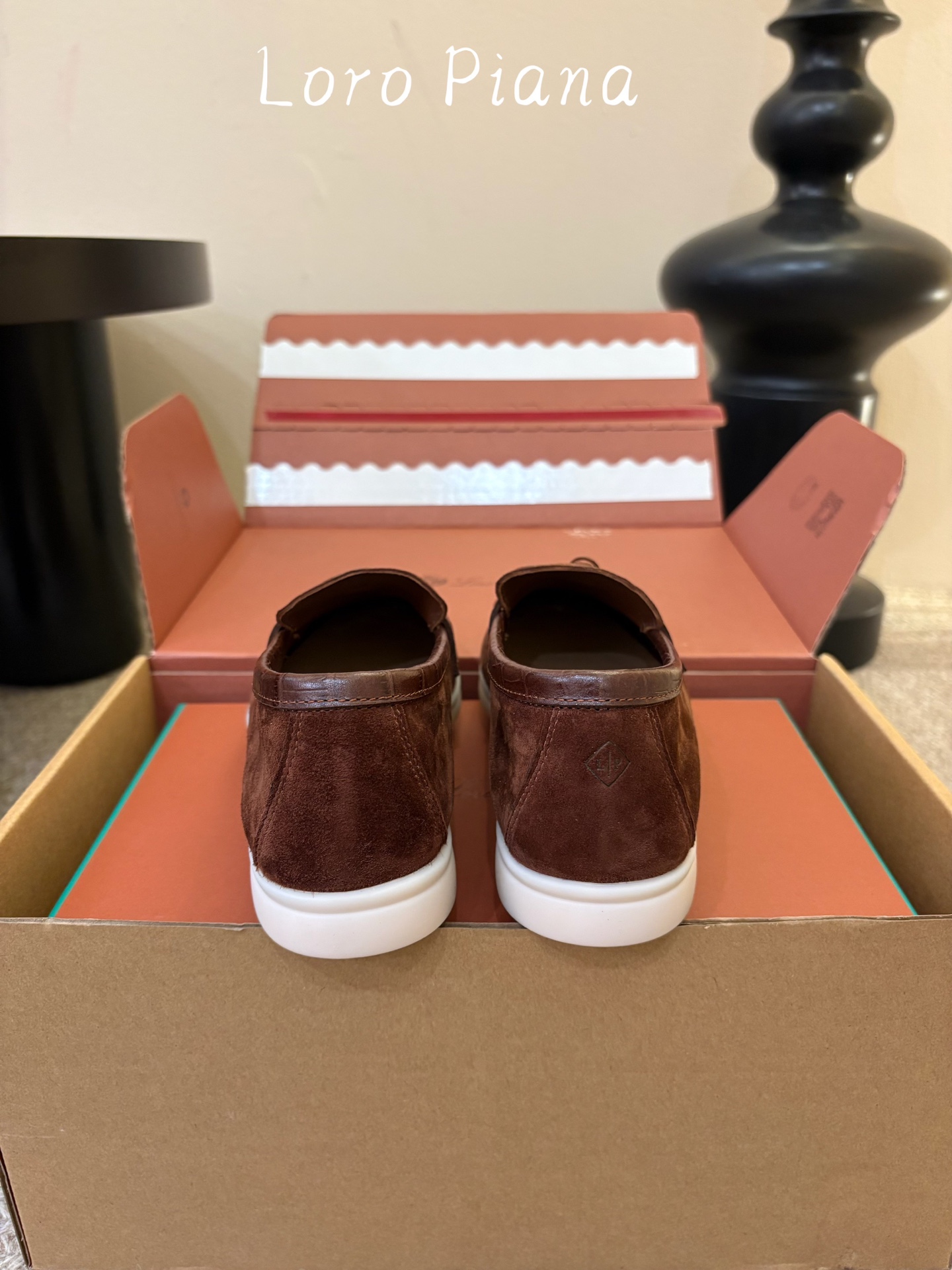 Loro Piana(诺悠翩雅)官网同款一脚蹬乐福鞋   原版大底宽底  采用进口高丝光羊反绒  羊皮内里   全方位一