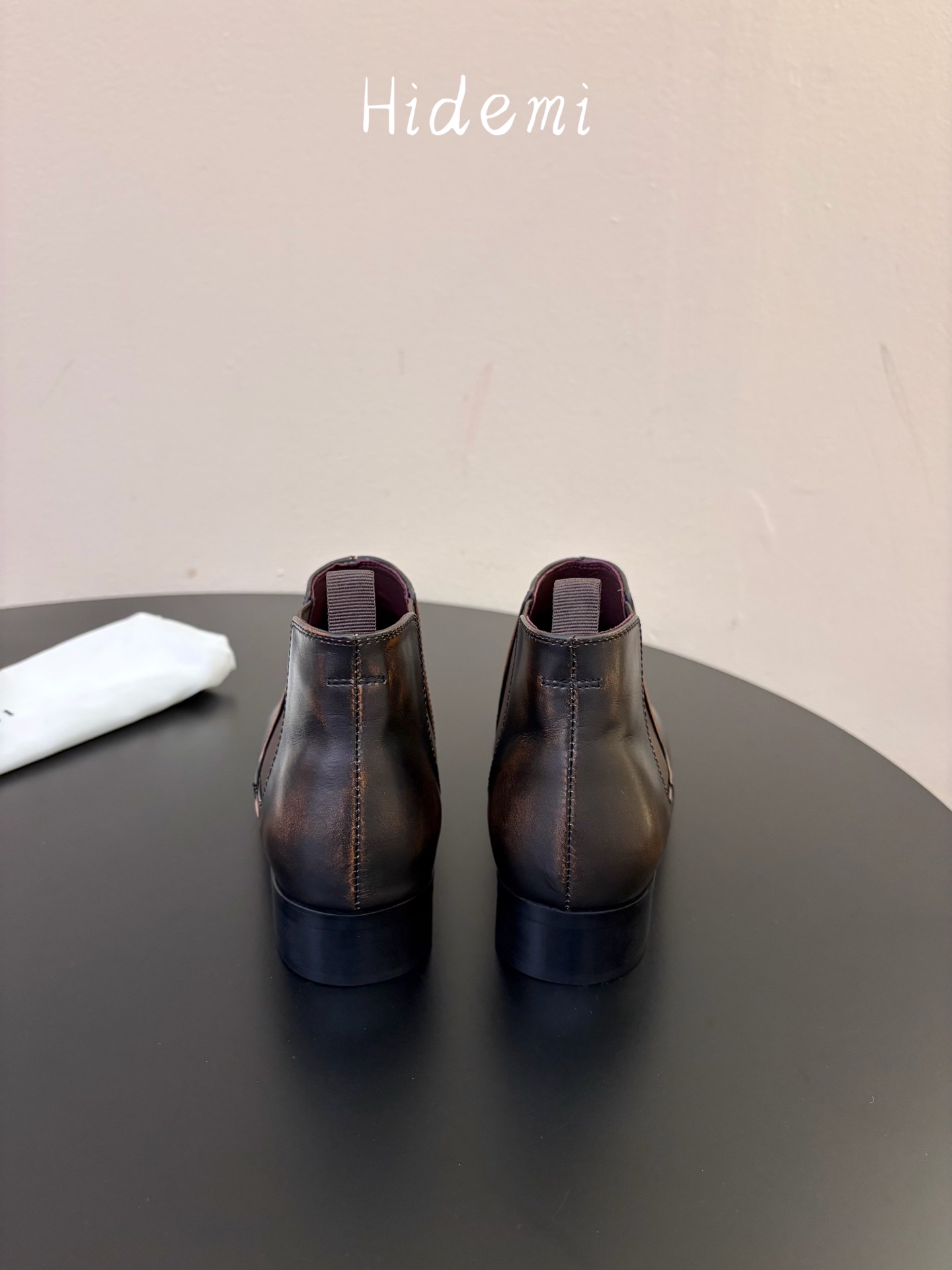 HIDEM* 𝟐𝟔𝐀𝐖新品 切尔西靴短靴|野性碰撞解锁多元风格 复古腔调揉进利落靴型 每一双都释放毫不掩饰的个性张力 HIDEM* 𝟐𝟔𝐀𝐖新品 切尔西靴短靴|野性碰撞解锁多元风格 复古腔调揉进利落靴型 每一双都释放毫不掩饰的个性张力