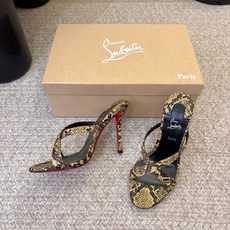 Christian Louboutin | 2026s𝐒原版CL全新秀款高跟鞋~ 时装红底凉鞋 新款红底金属跟火红玫瑰 Christian Louboutin | 2026s𝐒原版CL全新秀款高跟鞋~ 时装红底凉鞋 新款红底金属跟火红玫瑰