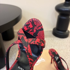Christian Louboutin | 2026s𝐒原版CL全新秀款高跟鞋~ 时装红底凉鞋 新款红底金属跟火红玫瑰 Christian Louboutin | 2026s𝐒原版CL全新秀款高跟鞋~ 时装红底凉鞋 新款红底金属跟火红玫瑰