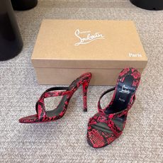 Christian Louboutin | 2026s𝐒原版CL全新秀款高跟鞋~ 时装红底凉鞋 新款红底金属跟火红玫瑰 Christian Louboutin | 2026s𝐒原版CL全新秀款高跟鞋~ 时装红底凉鞋 新款红底金属跟火红玫瑰