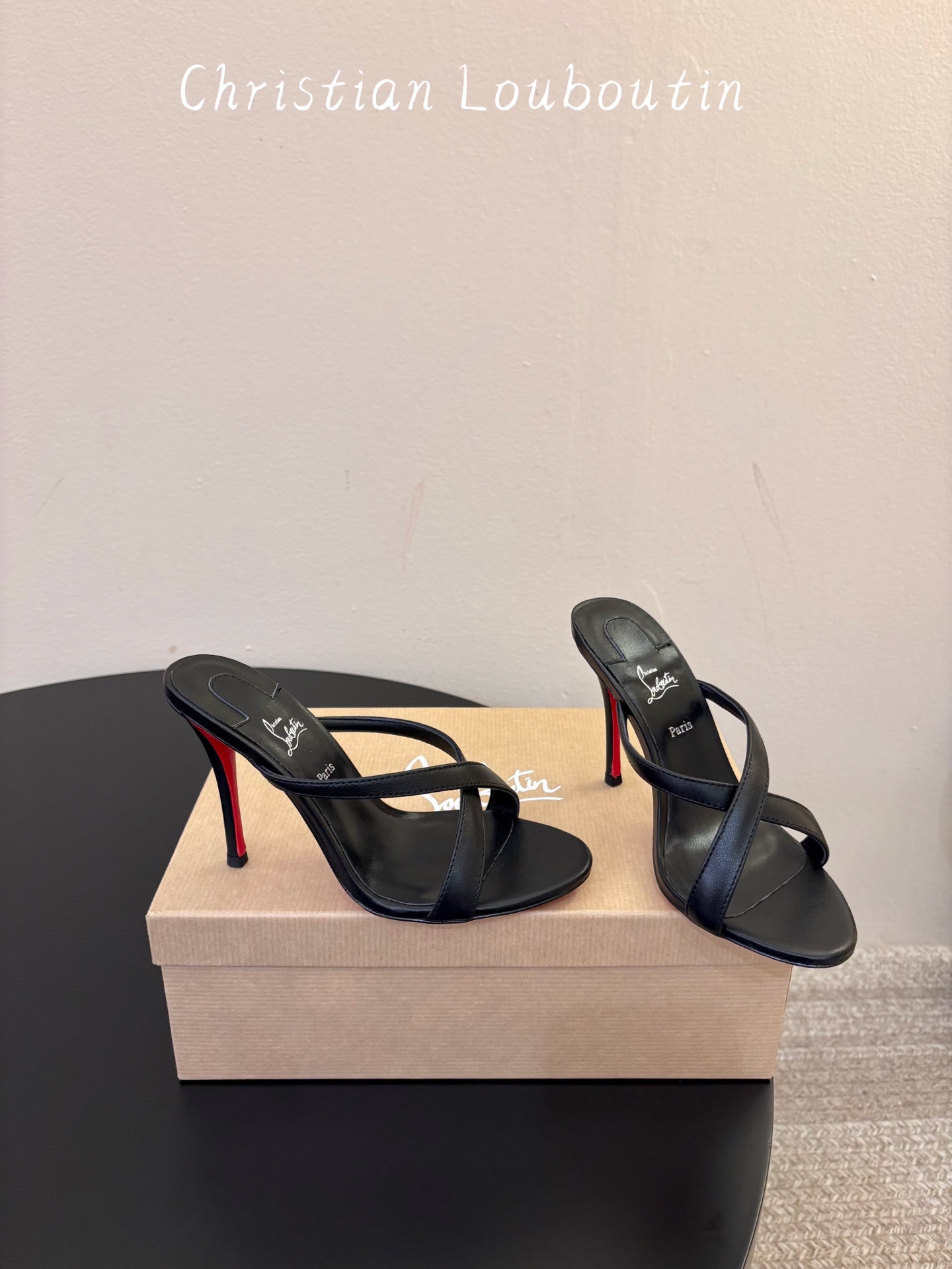 Christian Louboutin | 2026s𝐒原版CL全新秀款高跟鞋~ 时装红底凉鞋 新款红底金属跟火红玫瑰 Christian Louboutin | 2026s𝐒原版CL全新秀款高跟鞋~ 时装红底凉鞋 新款红底金属跟火红玫瑰