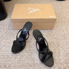 Christian Louboutin | 2026s𝐒原版CL全新秀款高跟鞋~ 时装红底凉鞋 新款红底金属跟火红玫瑰 Christian Louboutin | 2026s𝐒原版CL全新秀款高跟鞋~ 时装红底凉鞋 新款红底金属跟火红玫瑰